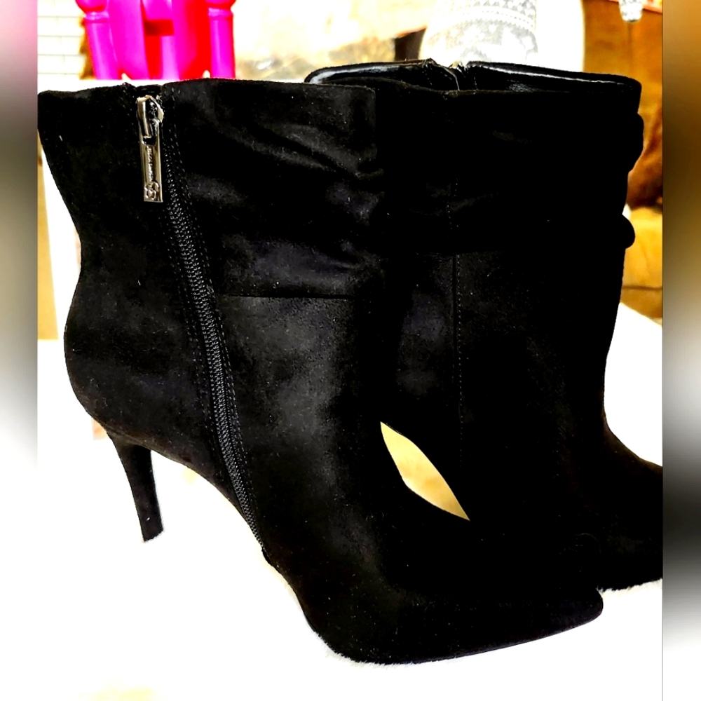 Jessica Simpson Black Supreme Microsuede Stilettos sz. 6.5 NWB